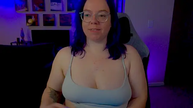 KiraSpitQueen online show from 05.03.26