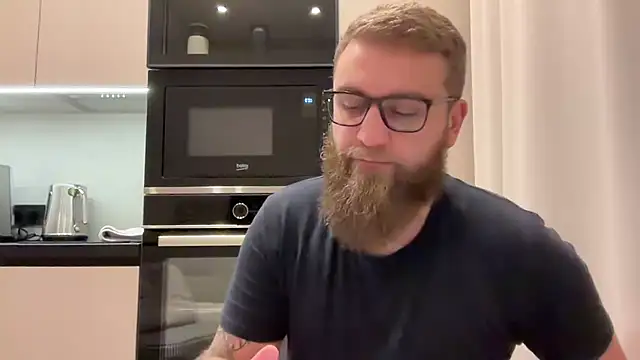 Bear bear  online show from 11.28.25