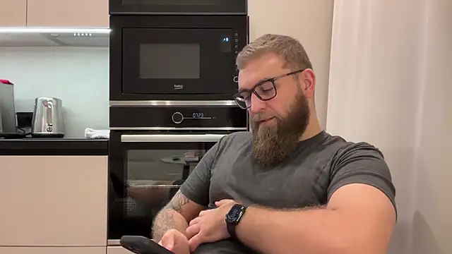 Bear bear  online show from 12.18.25