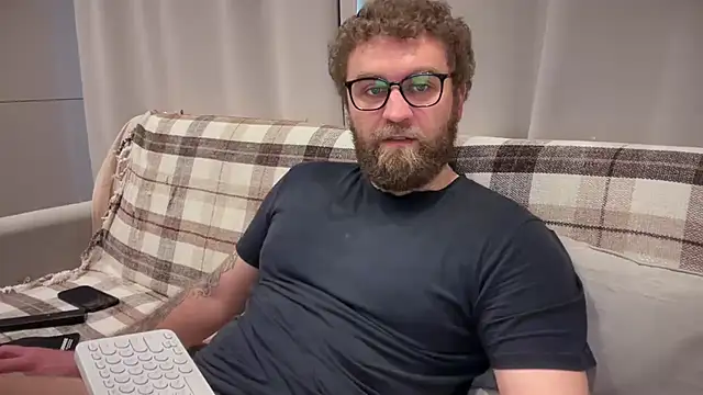 Bear bear  online show from 05.11.26