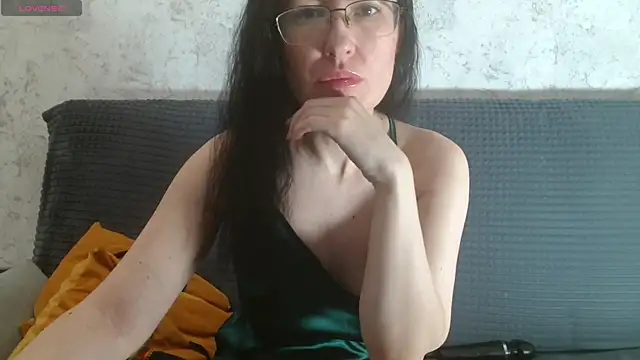 Snapshot of Frederica_ chatting on 05.10.26 Frederica online show from 05.10.26
