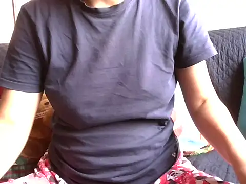 Snapshot of RAYA_1 chatting on 12.07.24 RAYA 1 online show from 12.07.24