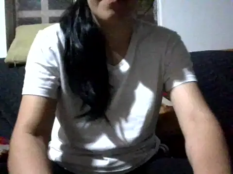 Snapshot of RAYA_1 chatting on 01.09.25 RAYA 1 online show from 01.09.25