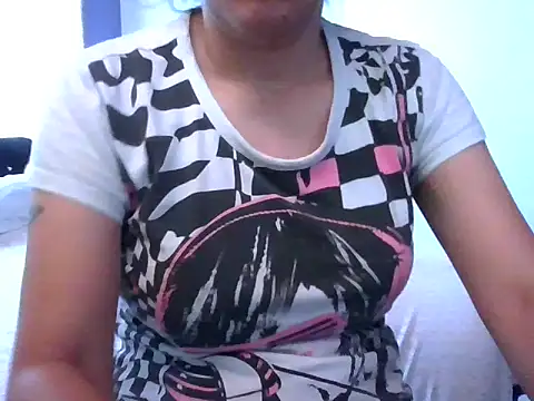 Snapshot of RAYA_1 chatting on 01.18.25 RAYA 1 online show from 01.18.25