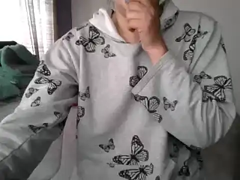 Snapshot of RAYA_1 chatting on 03.04.25 RAYA 1 online show from 03.04.25