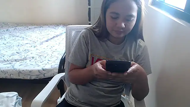 xTheLastVIRGINx online show from 10.03.25