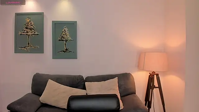 Snapshot of JuanitaClay chatting on 12.31.24 JuanitaClay online show from 12.31.24