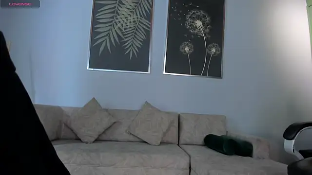 Snapshot of JuanitaClay chatting on 02.25.25 JuanitaClay online show from 02.25.25