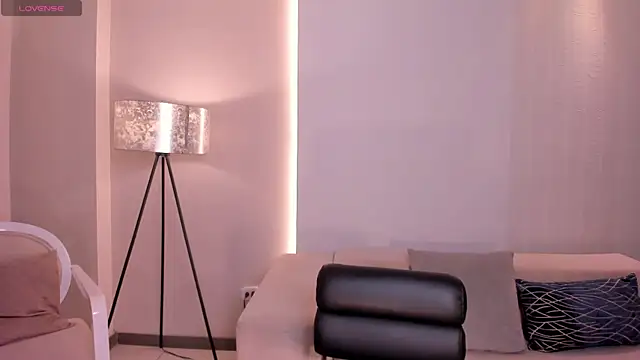 Snapshot of JuanitaClay chatting on 09.10.25 JuanitaClay online show from 09.10.25