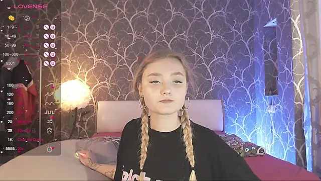 Snapshot of MiaMiaMeow chatting on 02.02.26 MiaMiaMeow online show from 02.02.26