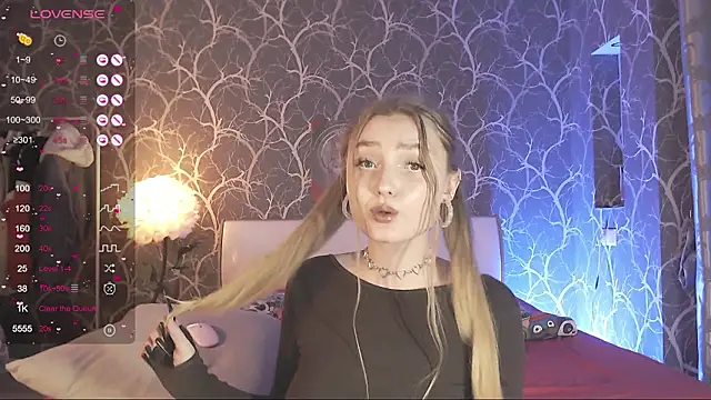 Snapshot of MiaMiaMeow chatting on 03.02.26 MiaMiaMeow online show from 03.02.26