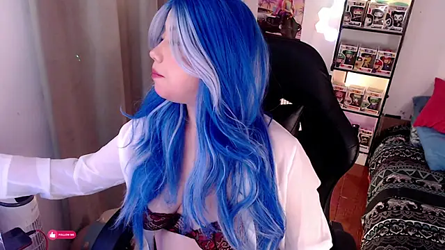 Emmy Ruiz online show from 12.05.25