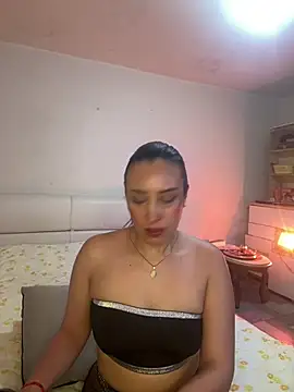 Snapshot of Freyja_soh chatting on 02.18.25 Freyja soh online show from 02.18.25