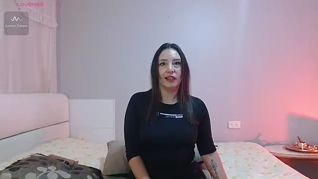 Snapshot of Freyja_soh chatting on 02.26.25 Freyja soh online show from 02.26.25