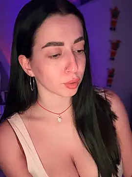 Snapshot of Emylia chatting on 01.08.25 Emylia online show from 01.08.25