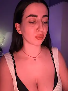 Snapshot of Emylia chatting on 01.23.25 Emylia online show from 01.23.25