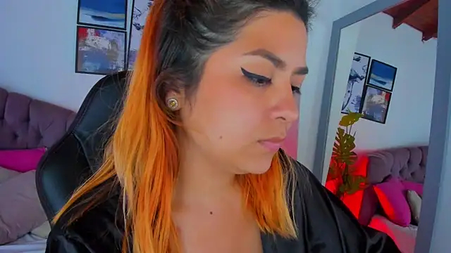 Snapshot of Gretta_Queen chatting on 02.14.25 Gretta Queen online show from 02.14.25