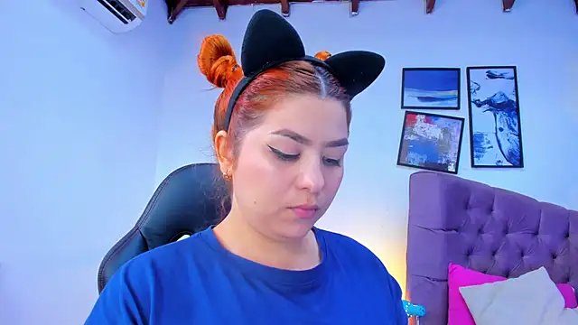 Snapshot of Gretta_Queen chatting on 10.22.25 Gretta Queen online show from 10.22.25