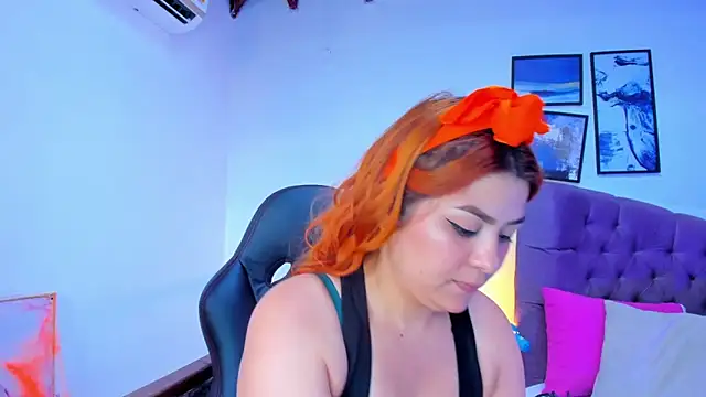 Snapshot of Gretta_Queen chatting on 10.30.25 Gretta Queen online show from 10.30.25