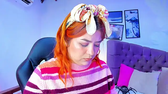 Snapshot of Gretta_Queen chatting on 10.31.25 Gretta Queen online show from 10.31.25