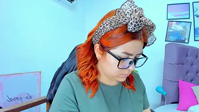 Snapshot of Gretta_Queen chatting on 11.14.25 Gretta Queen online show from 11.14.25