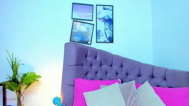 Snapshot of Gretta_Queen chatting on 11.23.25 Gretta Queen online show from 11.23.25