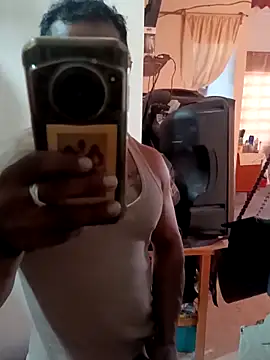 Snapshot of ivandignity chatting on 12.18.25 ivandignity online show from 12.18.25