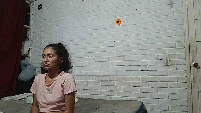 valeriaswang Lucas online show from 11.29.25