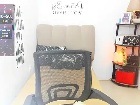 Trixie Mattel21 online show from 03.11.26