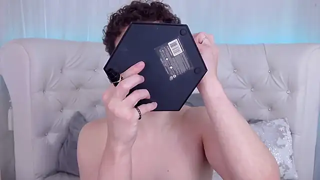 RobbyCharming online show from 11.12.25