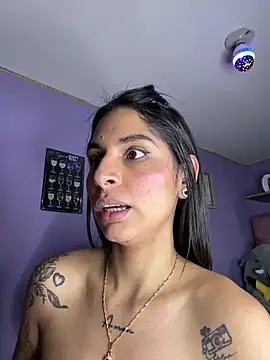 charlotte stevenss  online show from 02.02.25