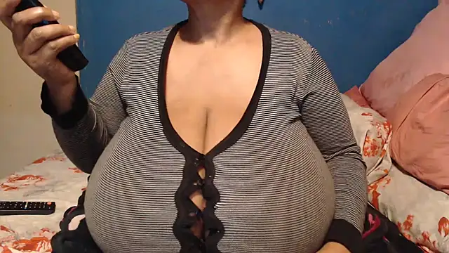 CUTEFIRMMELONSS online show from 10.09.25