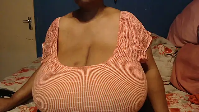 CUTEFIRMMELONSS online show from 10.12.25