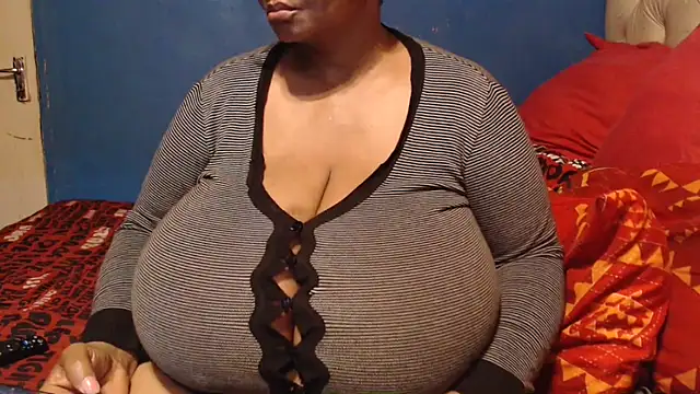 CUTEFIRMMELONSS online show from 11.08.25