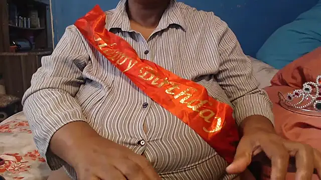 CUTEFIRMMELONSS online show from 02.11.26