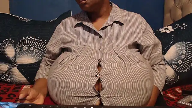 CUTEFIRMMELONSS online show from 03.08.26