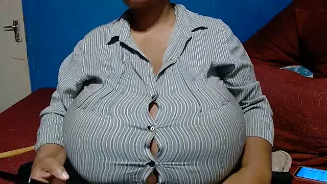 CUTEFIRMMELONSS online show from 06.07.26