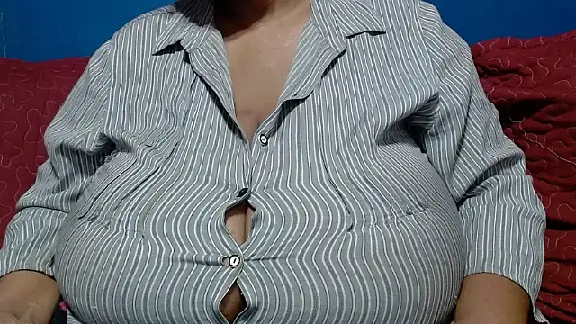 CUTEFIRMMELONSS online show from 06.08.26
