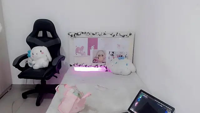 Youlittlepervertt  online show from 01.04.25