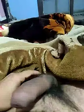 Snapshot of Deshilund9 chatting on 12.29.24 Deshilund9 online show from 12.29.24