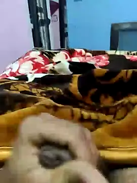 Snapshot of Deshilund9 chatting on 01.02.25 Deshilund9 online show from 01.02.25