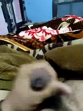 Snapshot of Deshilund9 chatting on 01.05.25 Deshilund9 online show from 01.05.25