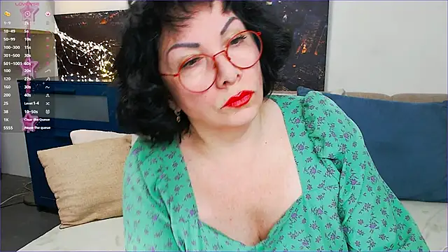 Snapshot of SquirtySlut chatting on 02.07.25 SquirtySlut online show from 02.07.25