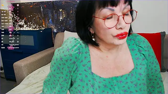 Snapshot of SquirtySlut chatting on 03.12.25 SquirtySlut online show from 03.12.25