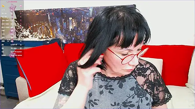 Snapshot of SquirtySlut chatting on 03.12.25 SquirtySlut online show from 03.12.25