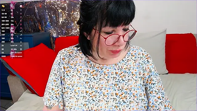 Snapshot of SquirtySlut chatting on 03.20.25 SquirtySlut online show from 03.20.25