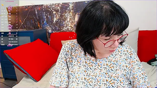 Snapshot of SquirtySlut chatting on 03.22.25 SquirtySlut online show from 03.22.25