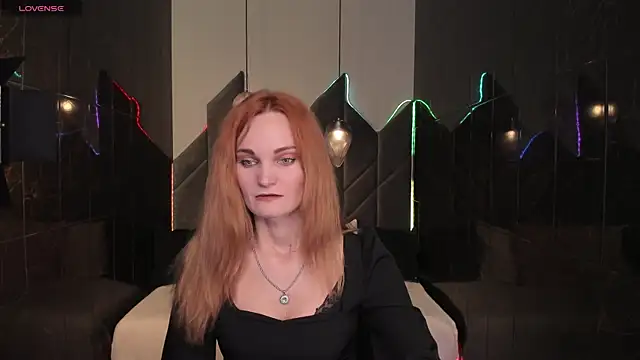 SaraSubtlety online show from 11.14.25