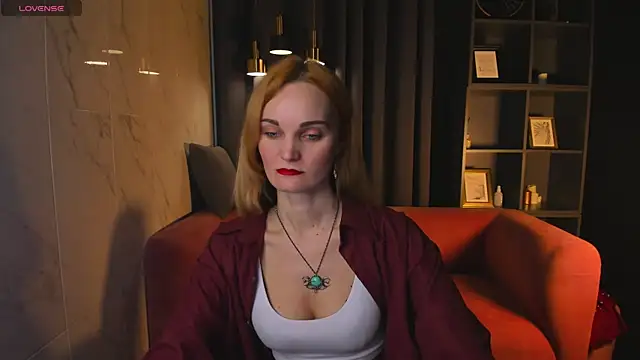 SaraSubtlety online show from 12.17.25