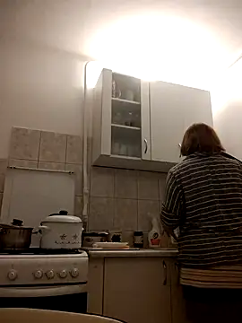 Snapshot of She-devilx chatting on 12.10.24 She-devilx online show from 12.10.24